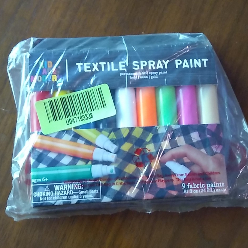 Textile spray paint